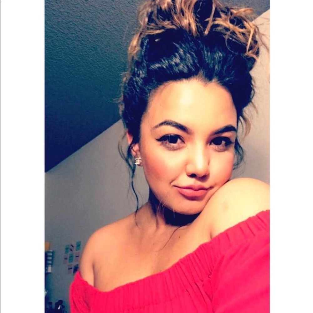 Meet your Posher, Yesica